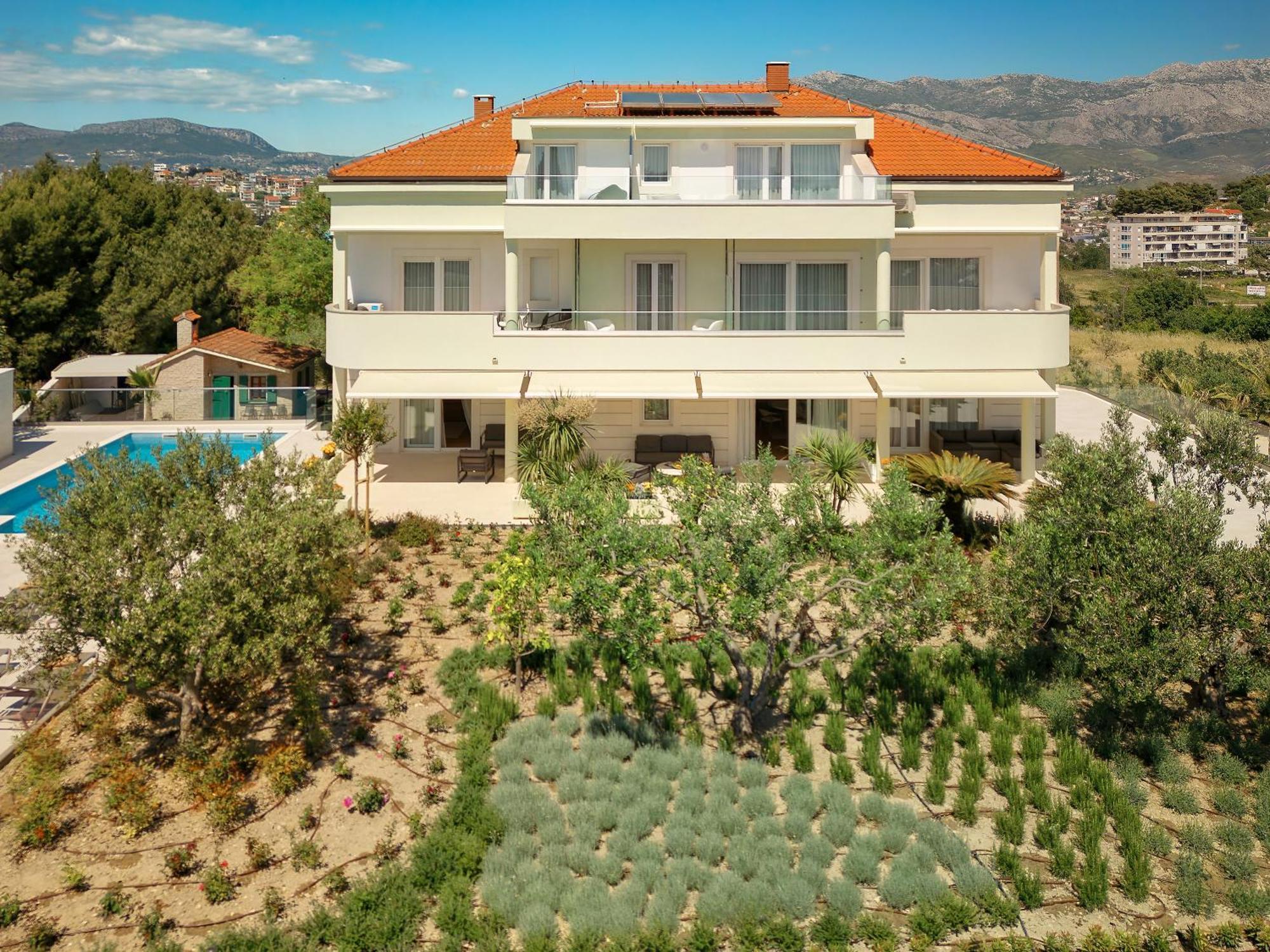 Luxury Apartments Villa Klara Bed & Breakfast